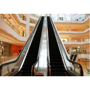 Escalier mécanique de centre commercial à 30 degrés